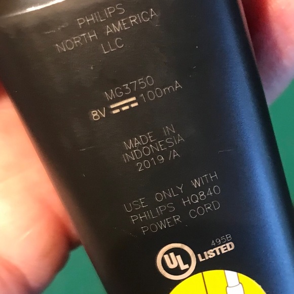 Philips Noroco Nose/Face Trimmer #MG3750 comes w/all attachments as pictured - Picture 9 of 10